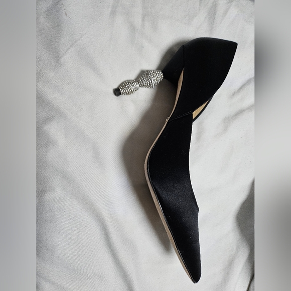 Badgley Mischka Satin Pumps 8.5 rhinestone heel - Picture 6 of 15